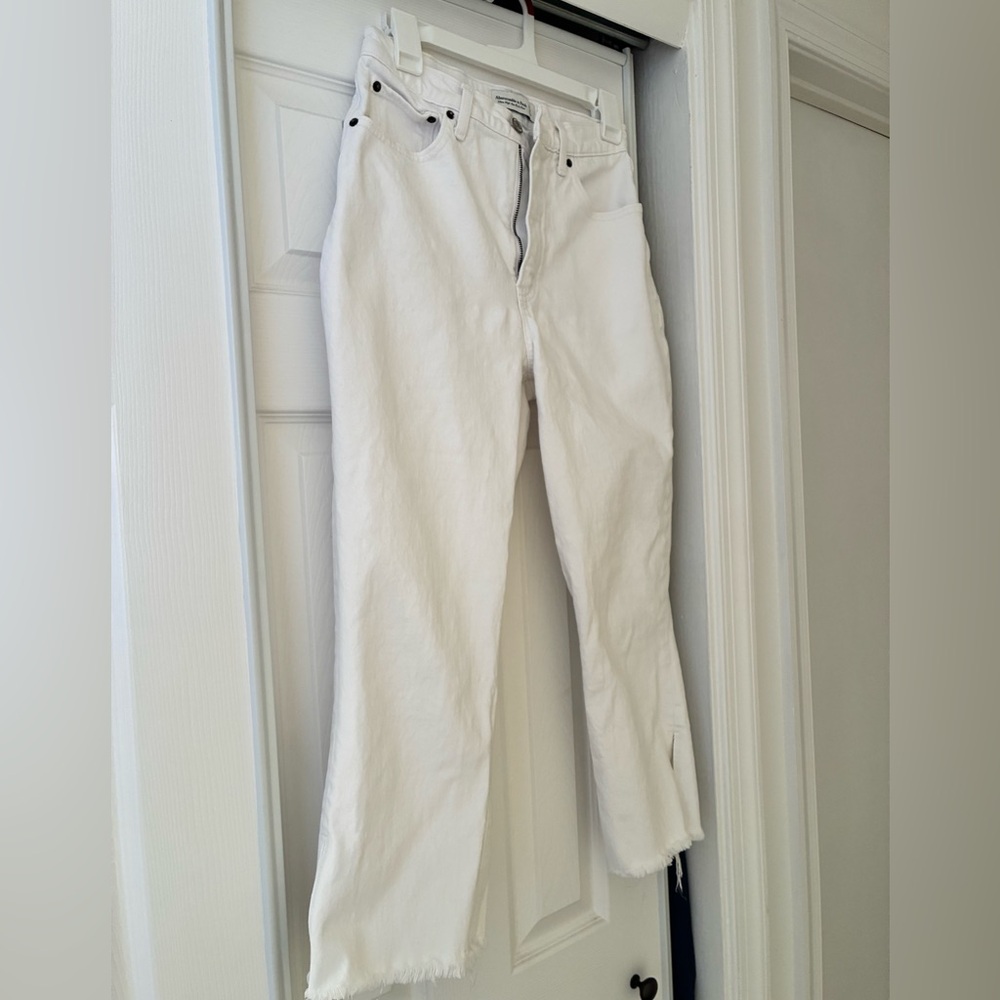 Abercrombie & Fitch high rise kick flare white jeans curve love size 4/27 short